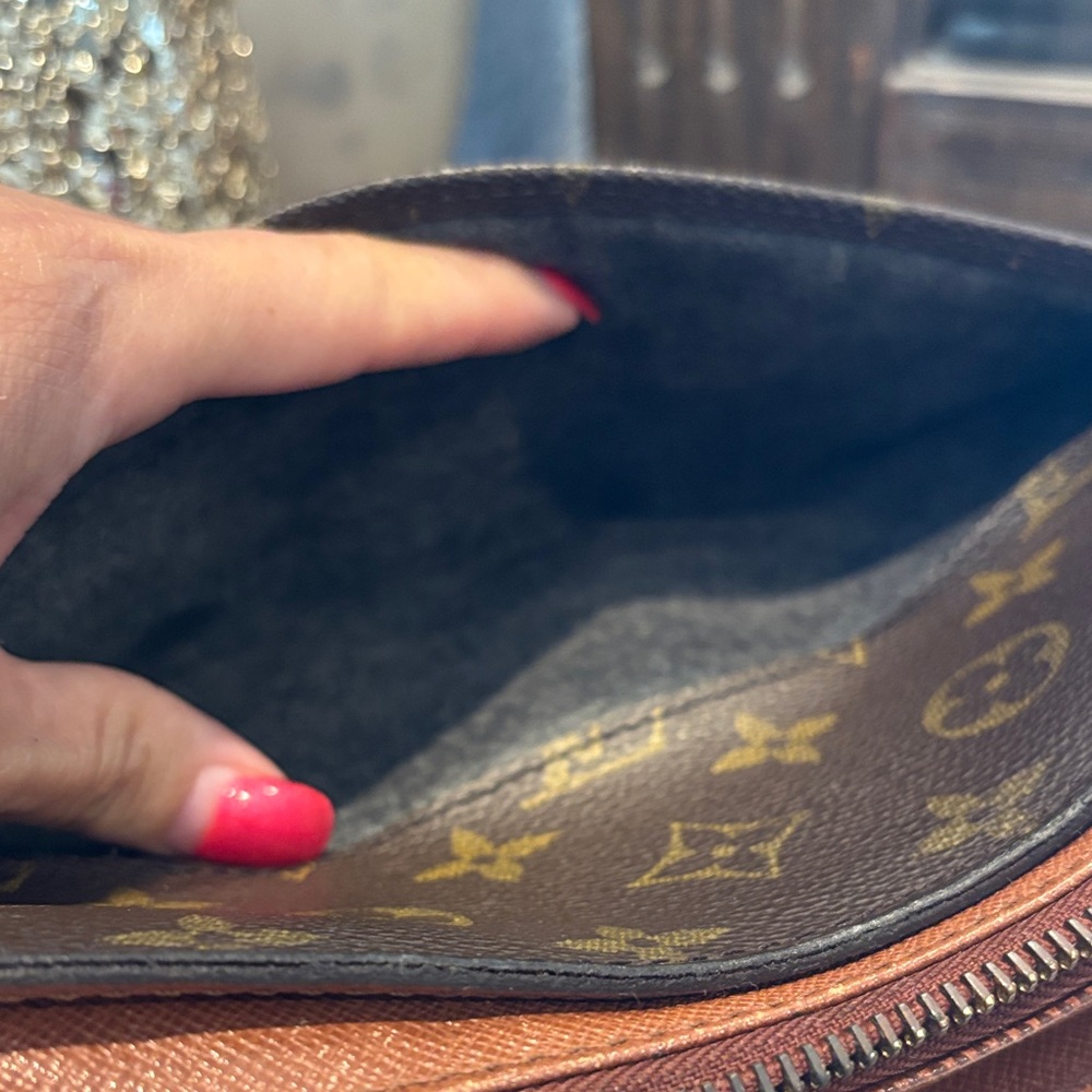 Louis Vuitton Brown Monogram Clutch Vintage from 1994 - Picture 7 of 17